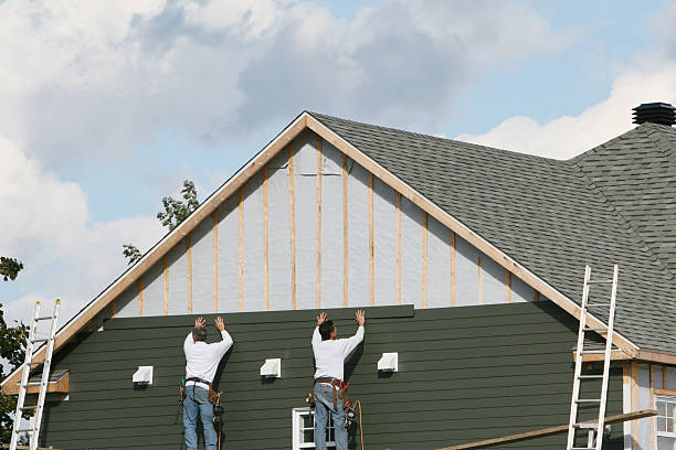 Professional Siding Contractor technician working in Waterbury, CT